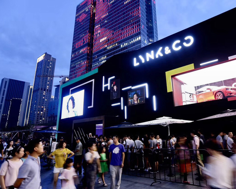 lynk&co 01 car launch event entrance